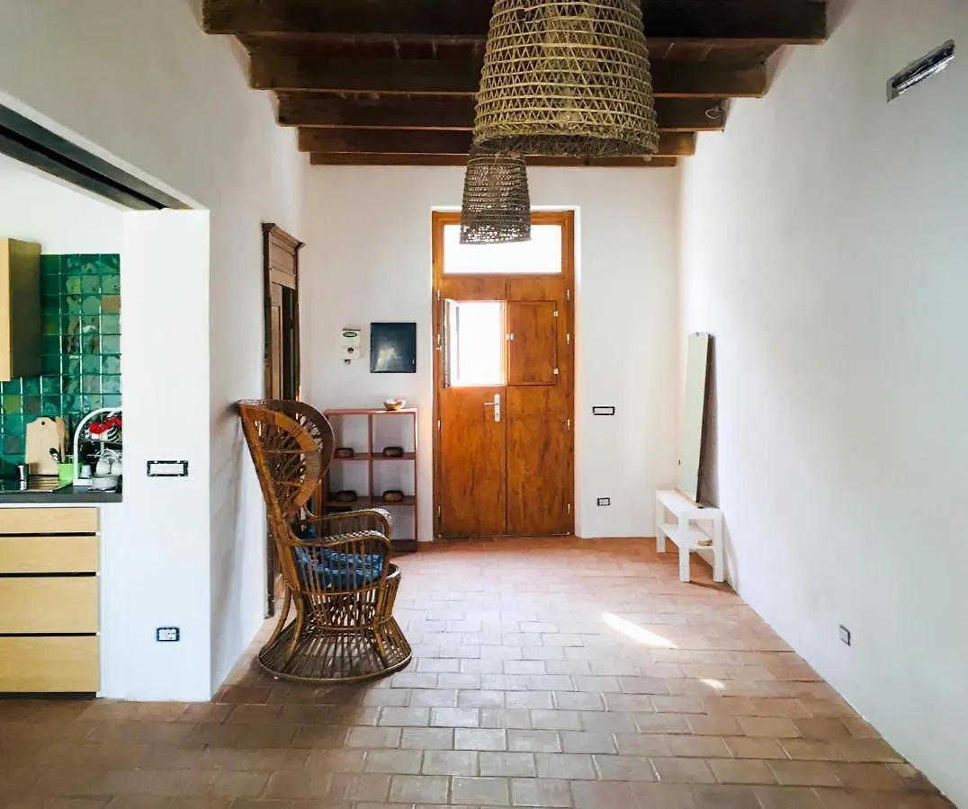 Beni Benius - Typical Restored House In Nurachi Italia