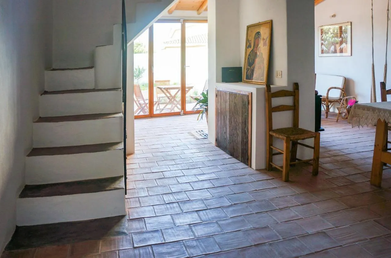 Casa vacanze Beni Benius - Typical Restored House In Nurachi Italia